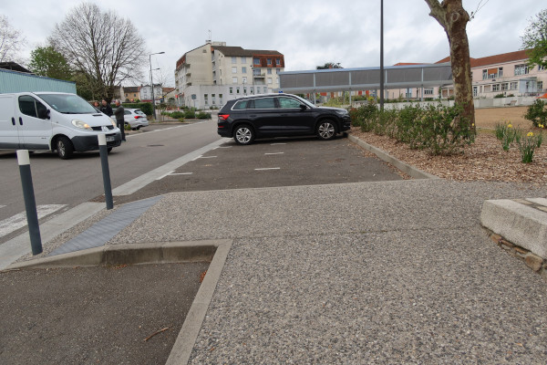 Plus de trottoir priorité aux voitures
