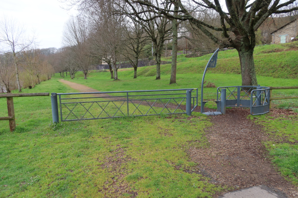 Le parc sans nom rive droite