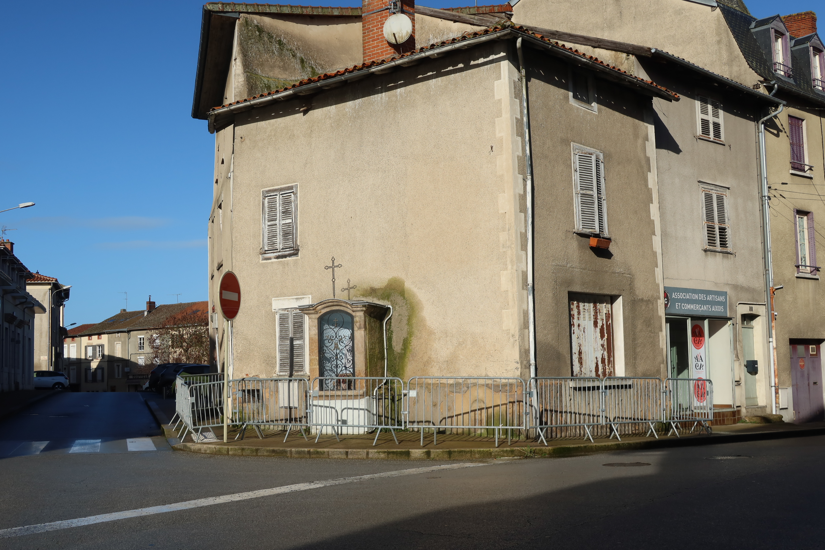 Aixe sur Vienne, une ville en ruine