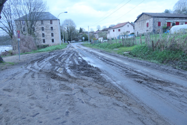 Le passage des voitures a un peu nettoyé